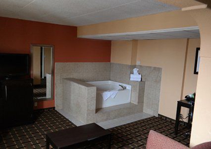 Baymont By Wyndham Scranton Hotel