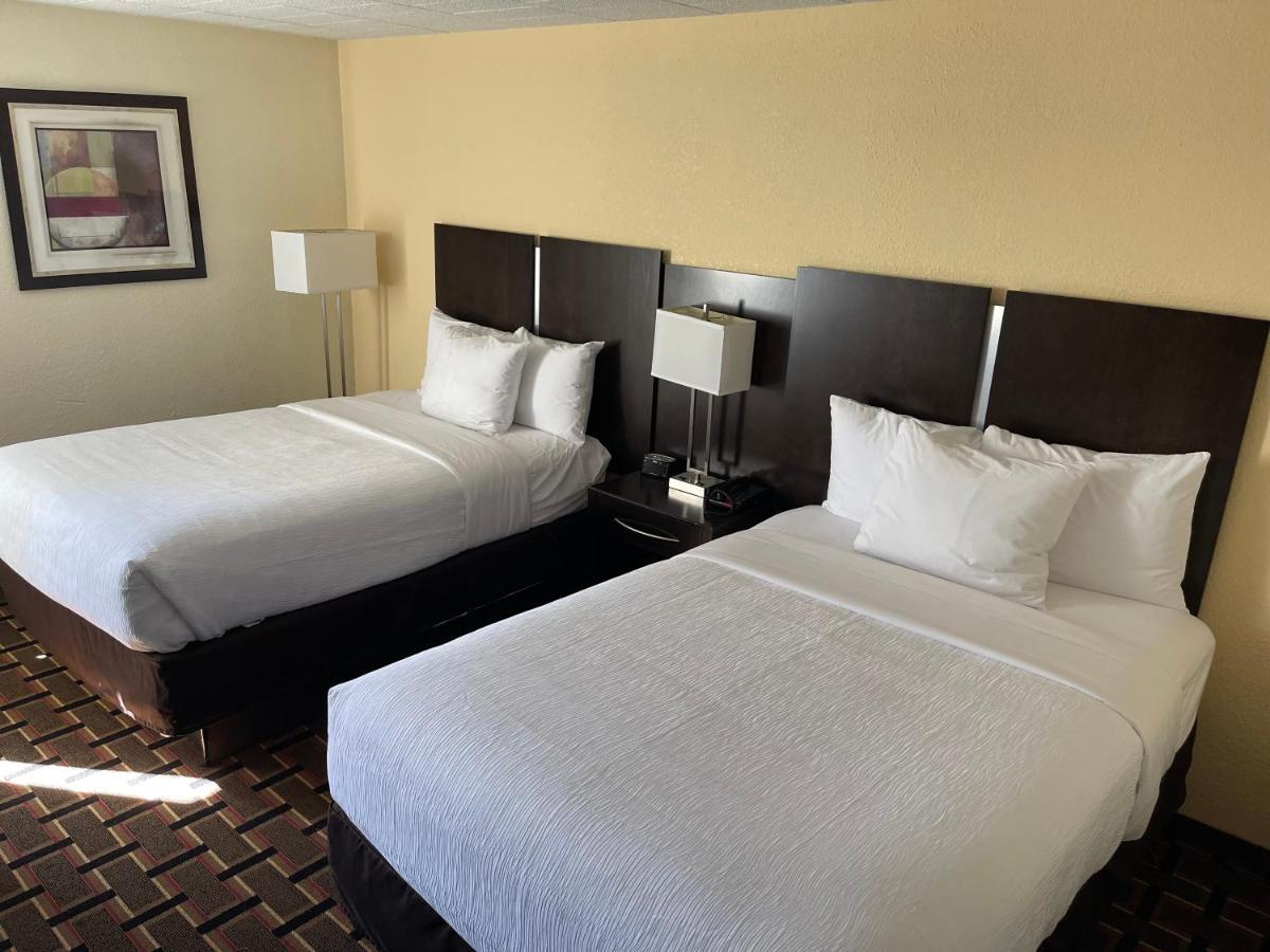 Baymont By Wyndham Scranton Hotel