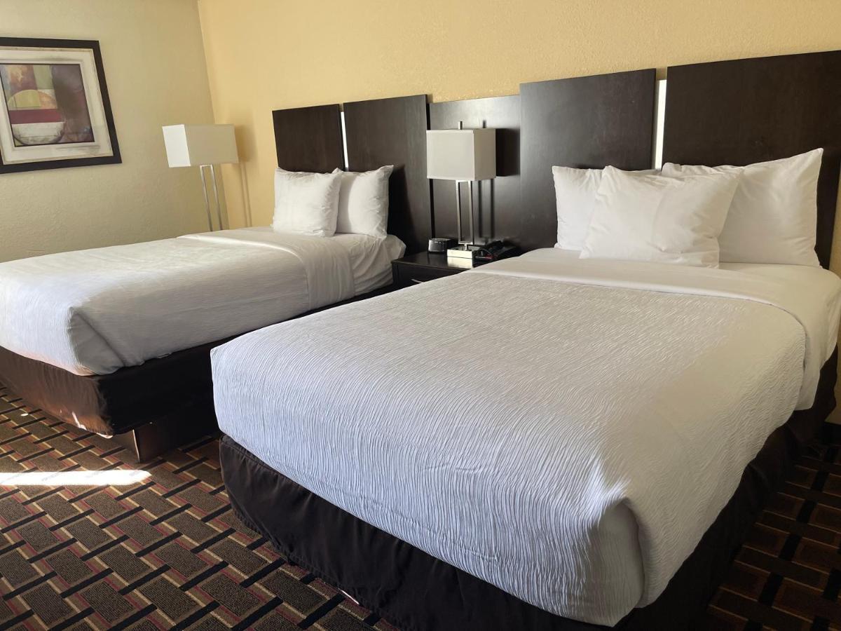Hotel Baymont By Wyndham Scranton 2*