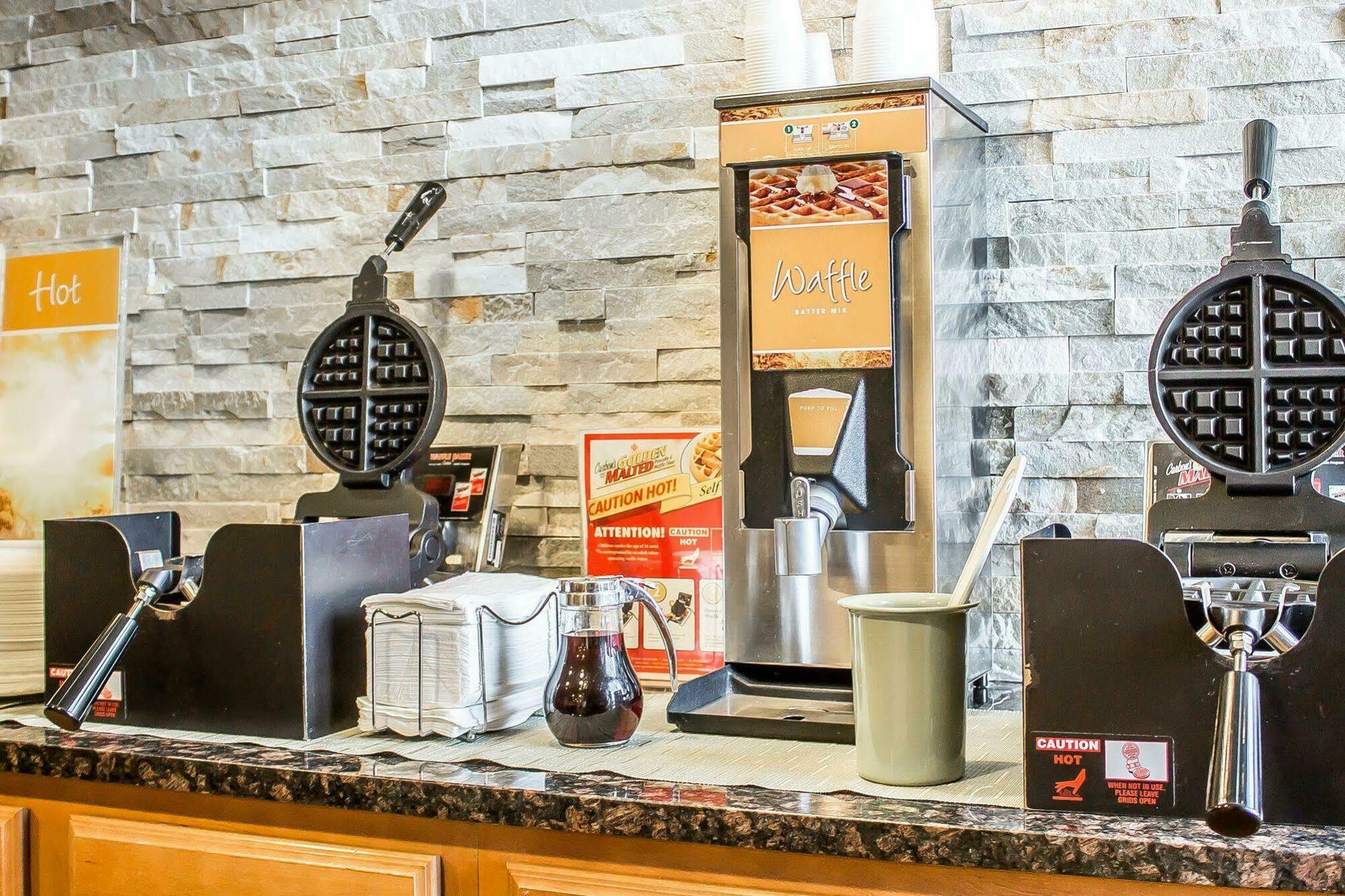 Baymont By Wyndham Scranton Hotel 2*